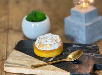 Tarte à la rhubarbe meringuée