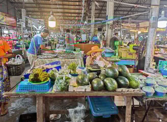 Ruam Charoen Market(ตลาดนัดร่วมเจริญ) à Packnam Chumphon
