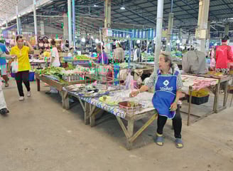 Ruam Charoen Market(ตลาดนัดร่วมเจริญ) à Packnam Chumphon