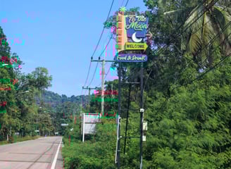 To the moon, Thung Makham Chumphon