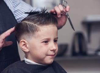 Corte de Cabello de Niños y Niñas