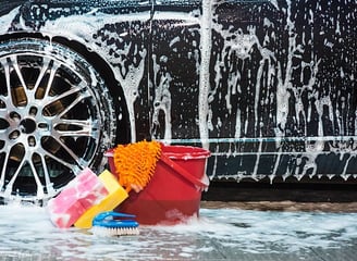 Lavage et nettoyage extérieur de voiture pour un véhicule impeccable à Cergy.