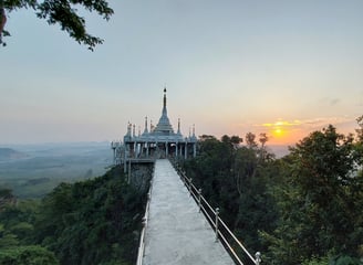 khao na nai luang dharma park pagoda 3