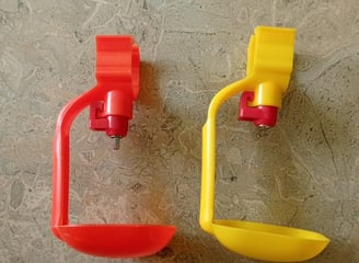 Cup nipple drinker