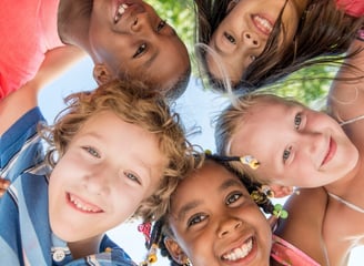 Rongzhiyue: happy diverse children smiling
