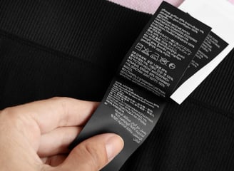 Rongzhiyue: Clothing tag with washing instructions