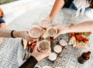 Essen und Trinken in geselliger Runde
