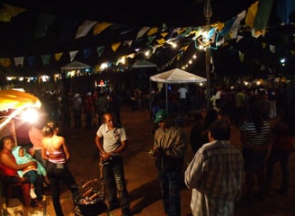 Festa de São João na Comunidade Quilombola de São Tomé com bandeirolas e celebração
