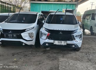 Sewa mobil terjangkau untuk perjalanan dalam dan luar kota.