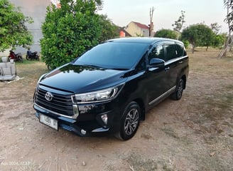 Pengemudi berpengalaman siap mengantar Anda dengan aman.