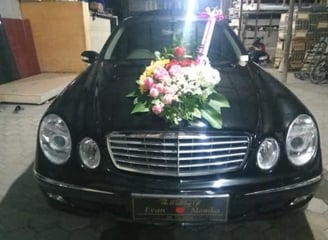 Sewa mobil untuk kebutuhan acara pernikahan di Cirebon.
