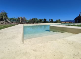 Piscina revestida con microcemento