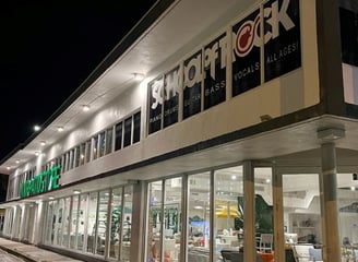 commercial store front window cleaning