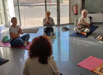 clase de yoga con Delia Abellan