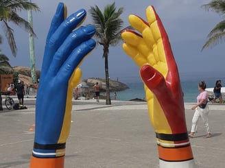 Intervenção urbana levará ‘mãos gigantes’ a dez pontos do Rio de Janeiro 2020