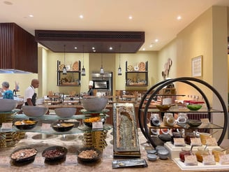 anantara-qasr-al-sarab-breakfast-1