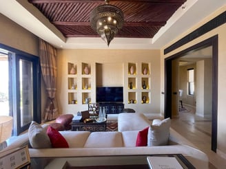 anantara-qasr-al-sarab-villa-living-room