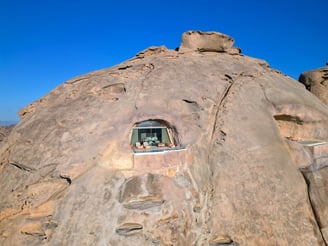 desert-rock-resort-drone-cave-suite