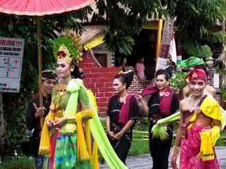 Festival na praia de Lombok chamado de Bau Nyale - parte 4
