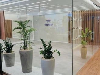 estúdio limpo e organizado após serviços de terceirização em limpeza