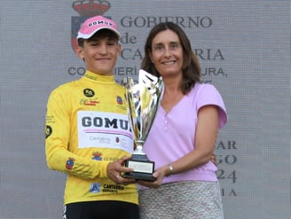 daniel cavia equipo gomur vencedor de la vuelta cantabria