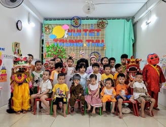 Các bé trường Mầm Non 1-6 vui Tết Trung Thu