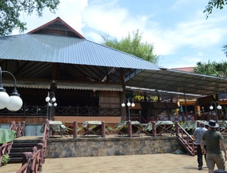 Hintok River Camp is located at 109 Moo 9 Ban Wang Khamen, Tambon Thasao, Saiyok, Kanchanaburi 71150