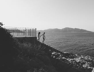 romantic couple photo with cinematic view over the sea in Marseille