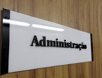 Placas de identificação