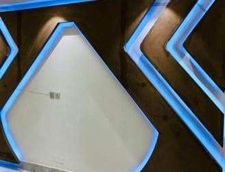 ديكور جبس مع صبغ بني ولضاءه مخفيه