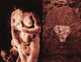 imagens de esculturas clássicas de mulheres produzidas a partir do reflexo em fragmentos de espelho