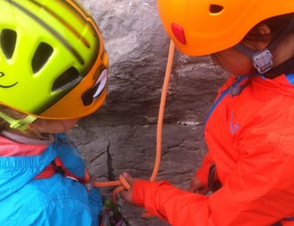 sortie escalade en falaise pour enfants