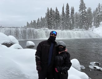 Two travel physical therapists in Yellowstone