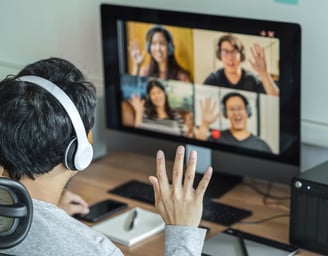interagir communauté- -créer sa présence en ligne -présence en ligne efficace -identité numérique