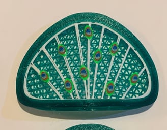 Peacock feathers decoration for Flo mask