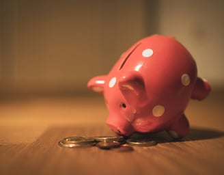 Tirelire cochon avec pièces couts a prévoir pour démarrer une activité de traiteur