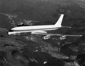 Boeing 707 jet comercial