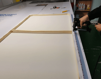 Nuestros bastidores de madera brindan el soporte perfecto para que tus imágenes y gráficos se muestren de forma adecuada, ele