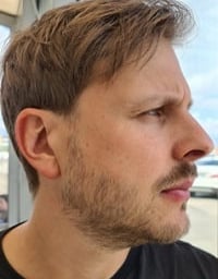 Gesicht von Tobi alias GogoGadgetdad in der Seitenansicht