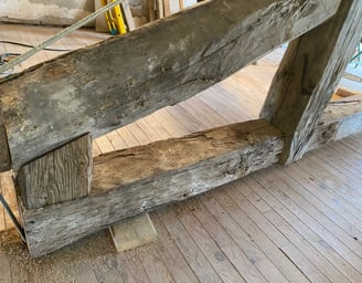 ferme sur bois non équarrie