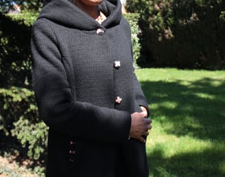 Manteau cousu à partir du modèle d'un ancien manteau adoré