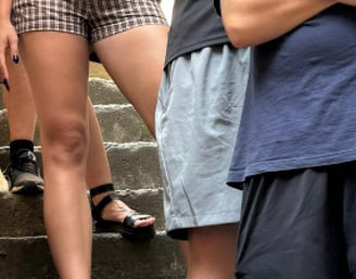 Favela Tour na Rocinha, família faz passeio seguro em favela do rio de janeiro com guia de turismo