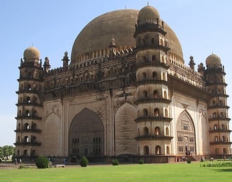 Gol Gumbaz - Hyderabad to Bangalore tour package