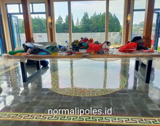 jasa poles lantai tegel, memberikan kesan yang kuat dengan buadaya jawa dan klasik