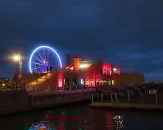 Helsinki Allas Sea Pool und Riesenrad 