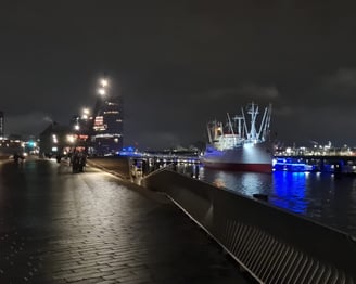 Hamburg Hafen bei Nacht