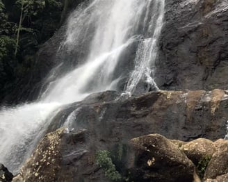 Hunnasgiriya Falls