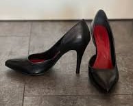 high-heeled shoes