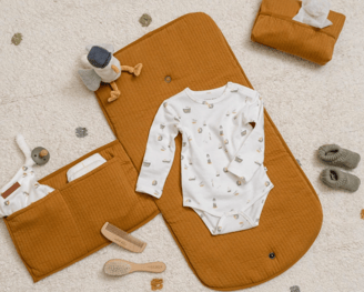 Top-10-leuke-kraamcadeaus-verschoningsmat-little-dutch