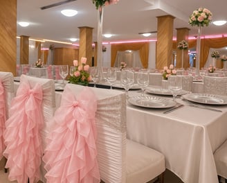 Salón de eventos con iluminación mágica en el sur de Quito